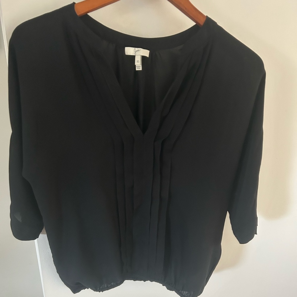 Joie Black Pleated V-Neck 3/4 sleeve Blouse